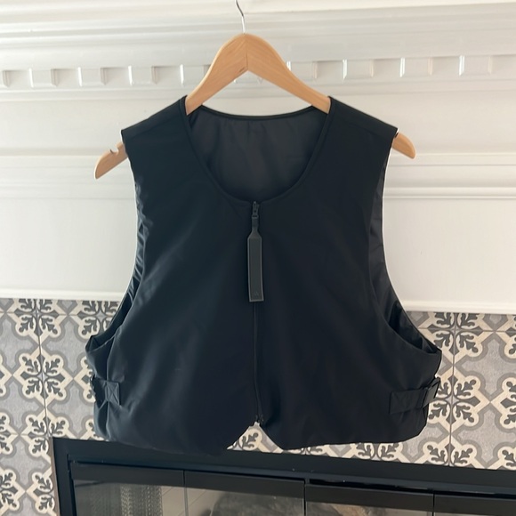 RARE Celeb Adidas x Pharrell Williams Humanrace MyShelter Reversible VEST ONLY - Picture 9 of 12